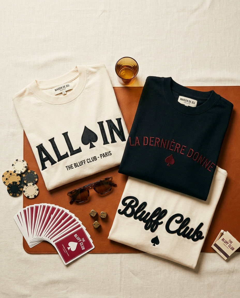 Cadeau pour un joueur de poker : t-shirts The Bluff Club Maison de Jeu, jetons et jeu de cartes