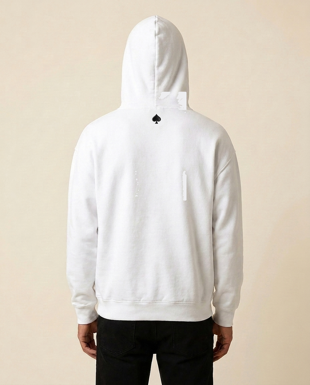 Hoodie Blanc — studio dos (brodé)