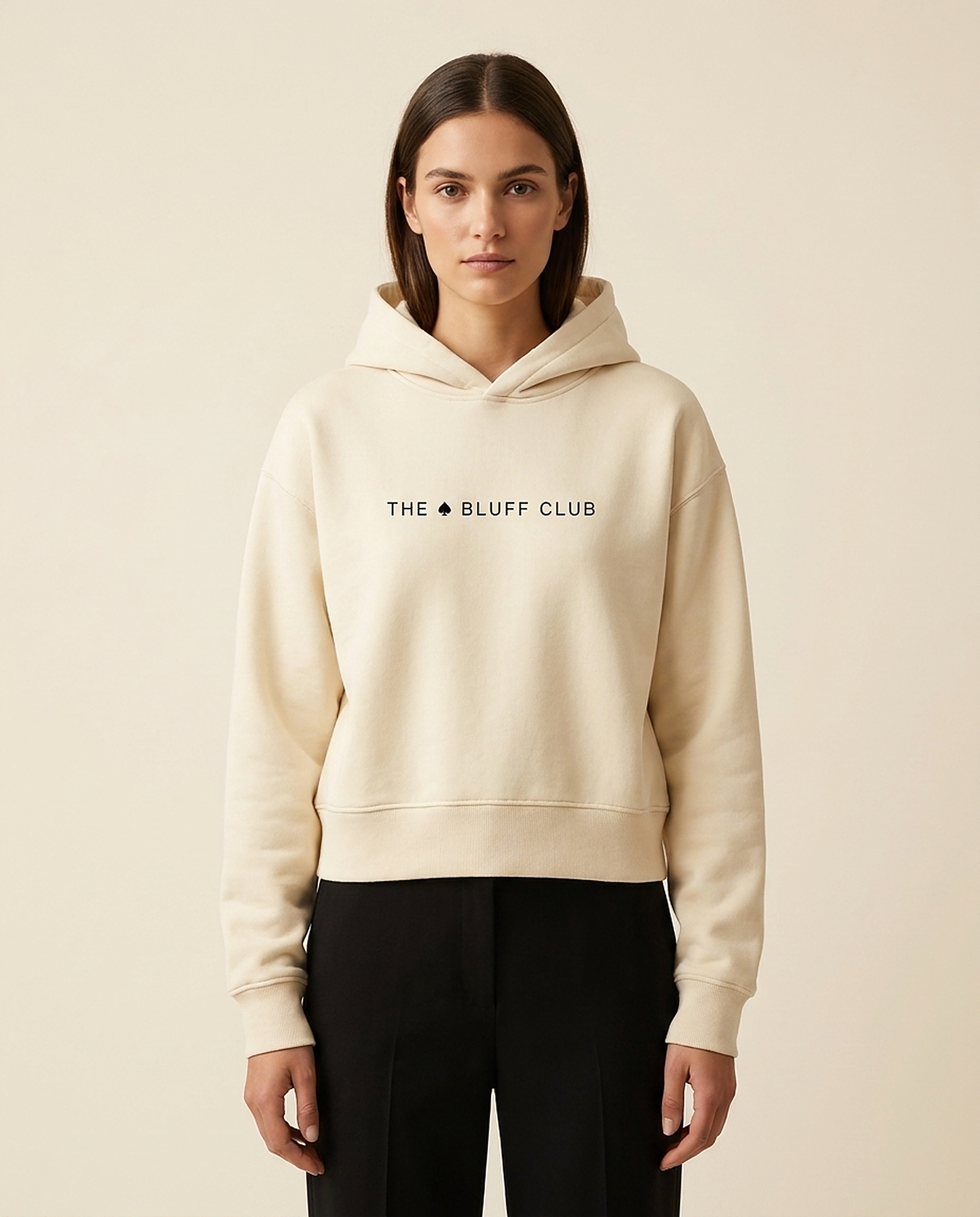 Hoodie Cropped Crème — studio face