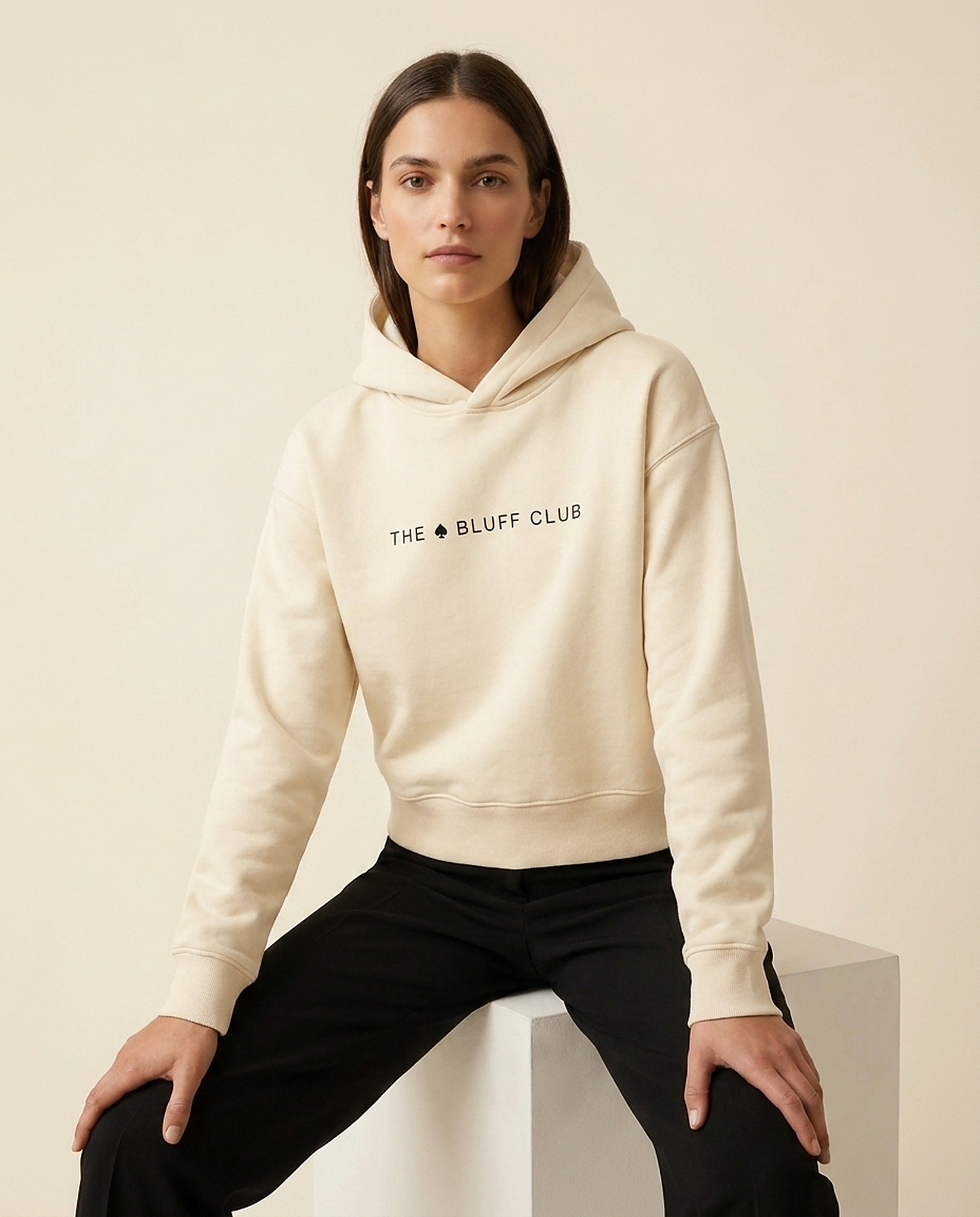 Hoodie Cropped Crème — studio assis